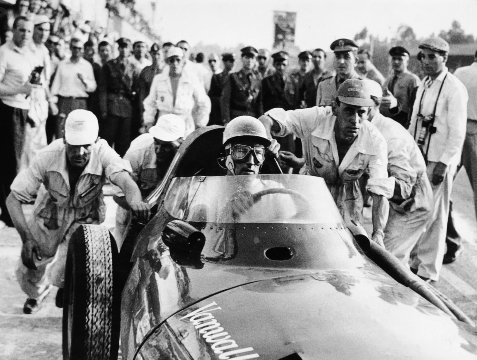 Η Vanwall επιστρέφει δυναμικά με την πλατφόρμα E-GMP της Hyundai