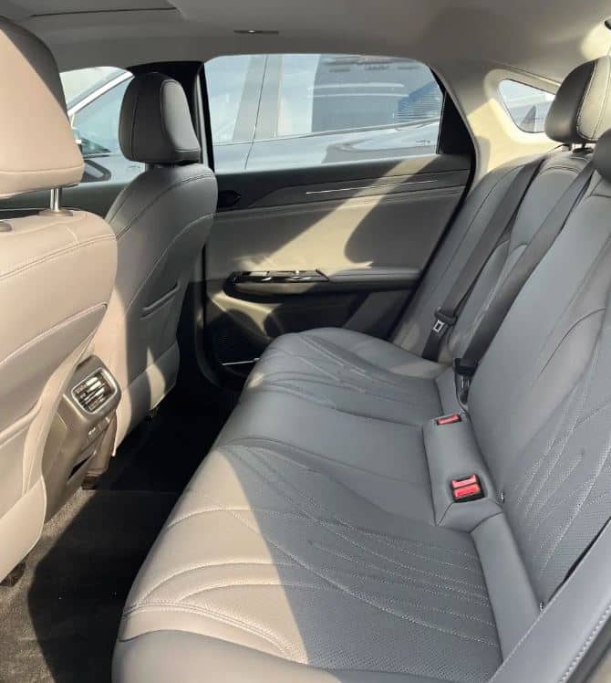 Το Geely Galaxy L6 EM-i PHEV με αυτονομία 2.000 χλμ κάνει πρεμιέρα