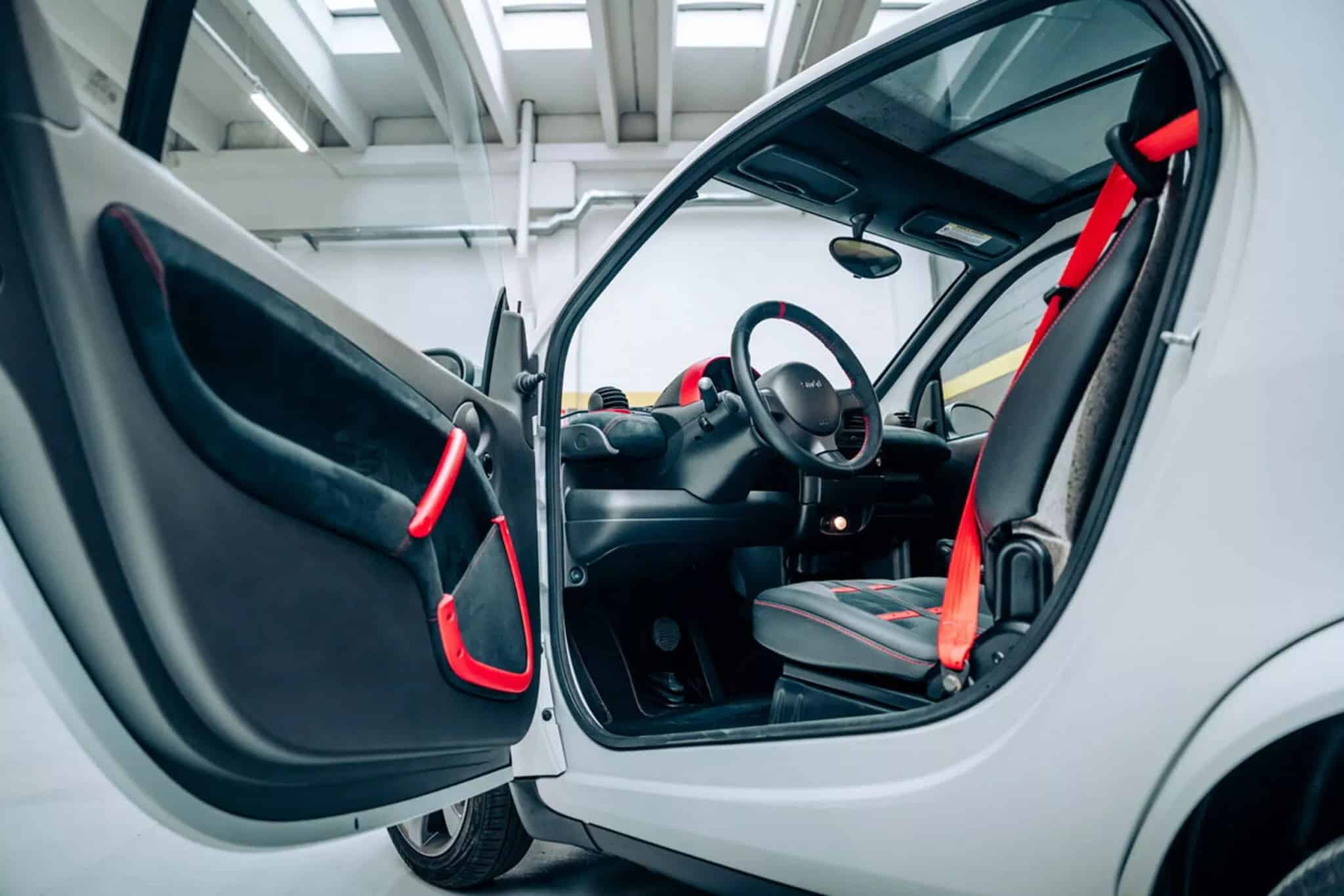 Smart4Teen: Η Aznom μετατρέπει τα παλιά Smart σε μίνι EVs