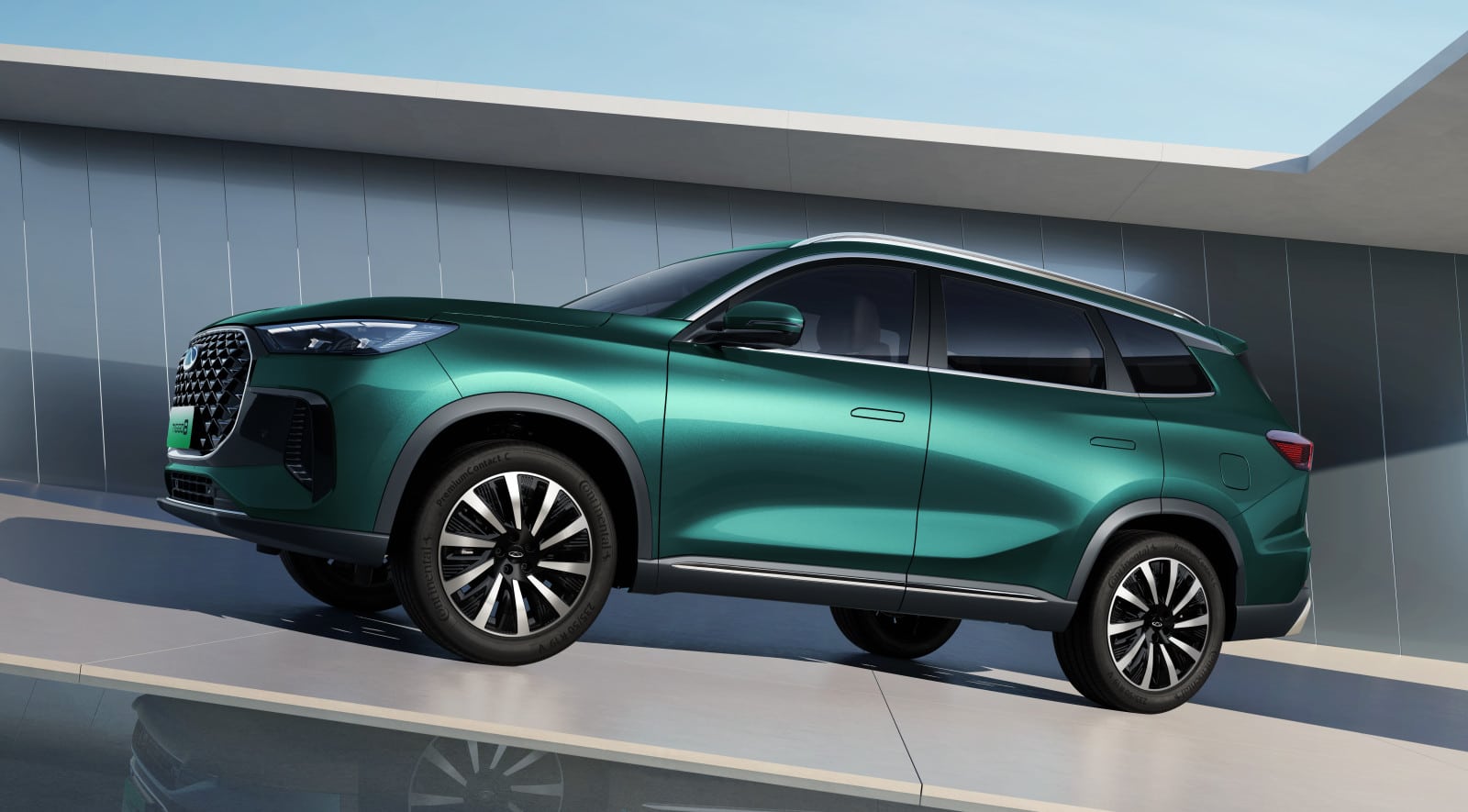 To Chery Tiggo 8 «αποβιβάζεται» στην Ευρώπη