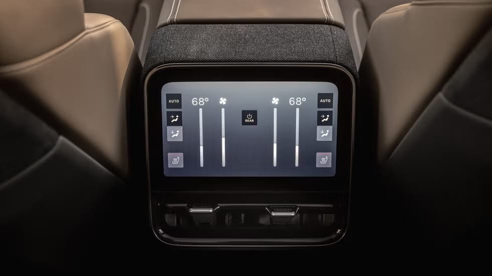 7 θέσεις και φόρτιση σε 11 λεπτά: Το Lucid Gravity είναι ένα τέρας με κοστούμι!