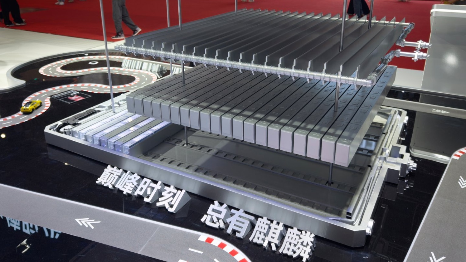 Η CATL σπάει τα όρια με μπαταρίες που δεν πιάνουν φωτιά!