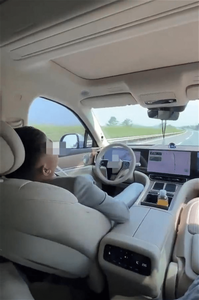 Κίνα: Νέοι αυστηροί κανονισμοί για την αυτόνομη οδήγηση