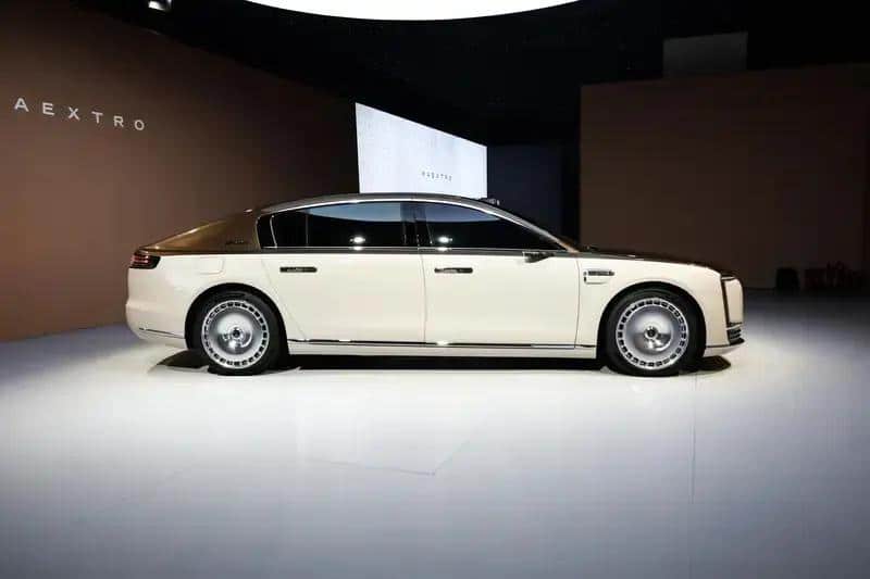 Πρώτες εικόνες από το εσωτερικό του πολυτελούς Maextro S800 της Huawei