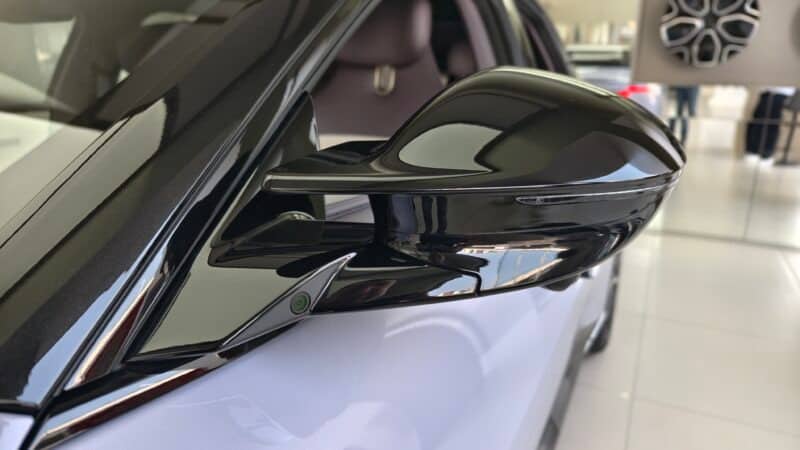 Ο «εφιάλτης» του Tesla Model 3 έρχεται στην Ευρώπη