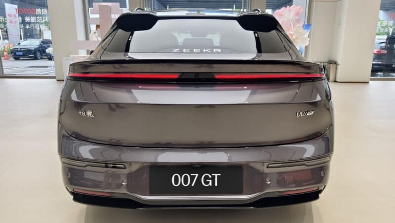 Zeekr 007 GT - Ποιά Tesla... τα έχει για «πρωινό» λέμε!