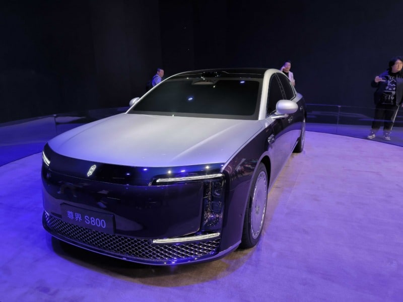 Πρώτες εικόνες από το εσωτερικό του πολυτελούς Maextro S800 της Huawei