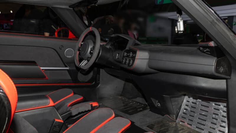 Το JMEV 01 με 0-100 σε 2,9'' πετάει το γάντι στο MG Cyberster