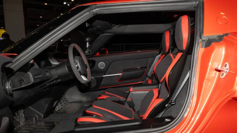 Το JMEV 01 με 0-100 σε 2,9'' πετάει το γάντι στο MG Cyberster