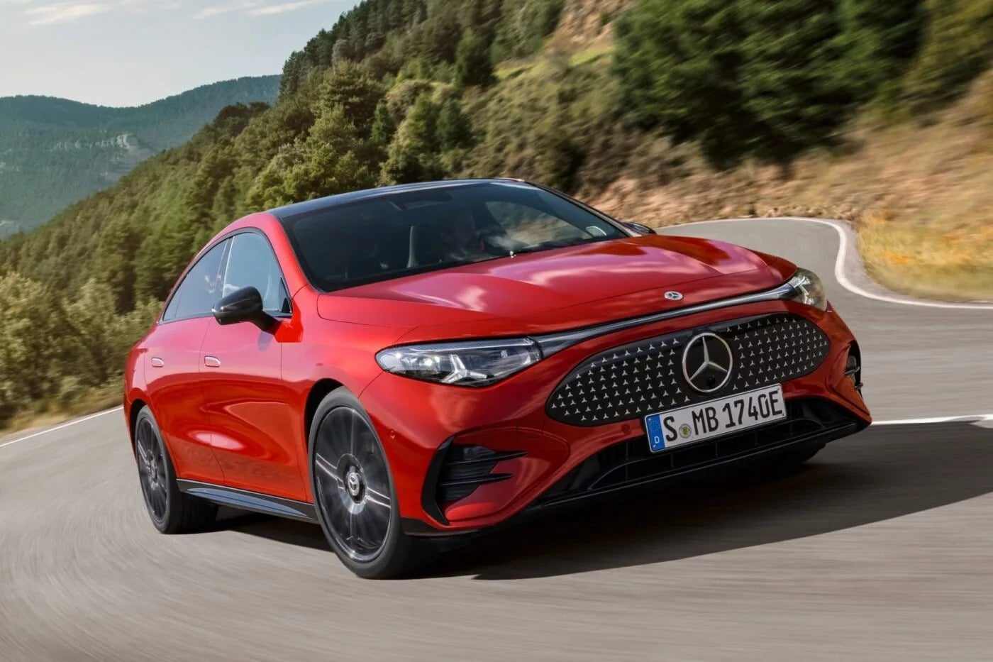 Mercedes CLA: Πόσο κοστίζει πραγματικά με όλα τα προαιρετικά πακέτα