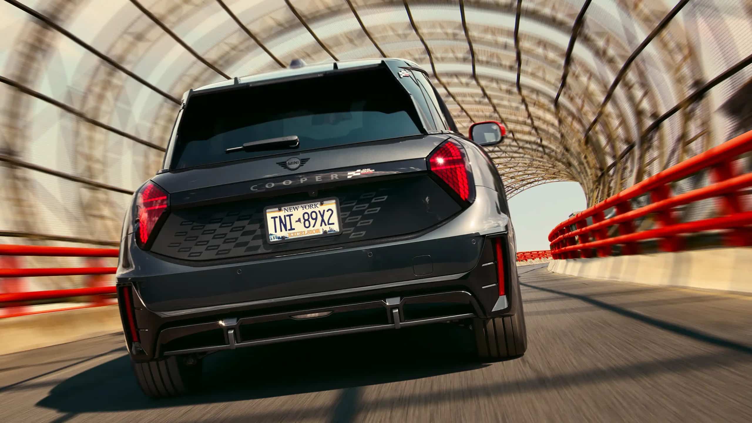 MINI Cooper JCW Electric: Το απόλυτο ηλεκτρικό MINI ήρθε στην Ελλάδα με 258 ίππους και άρωμα πίστας - Δείτε πόσο κάνει