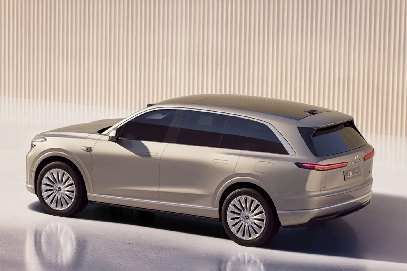 Οι ανταγωνιστές σε πανικό - Δείτε τι μπορεί να κάνει το Onvo L90 της Nio