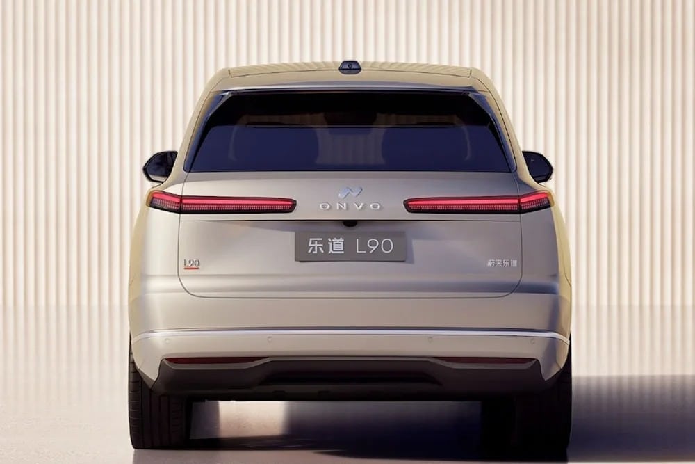 Οι ανταγωνιστές σε πανικό - Δείτε τι μπορεί να κάνει το Onvo L90 της Nio