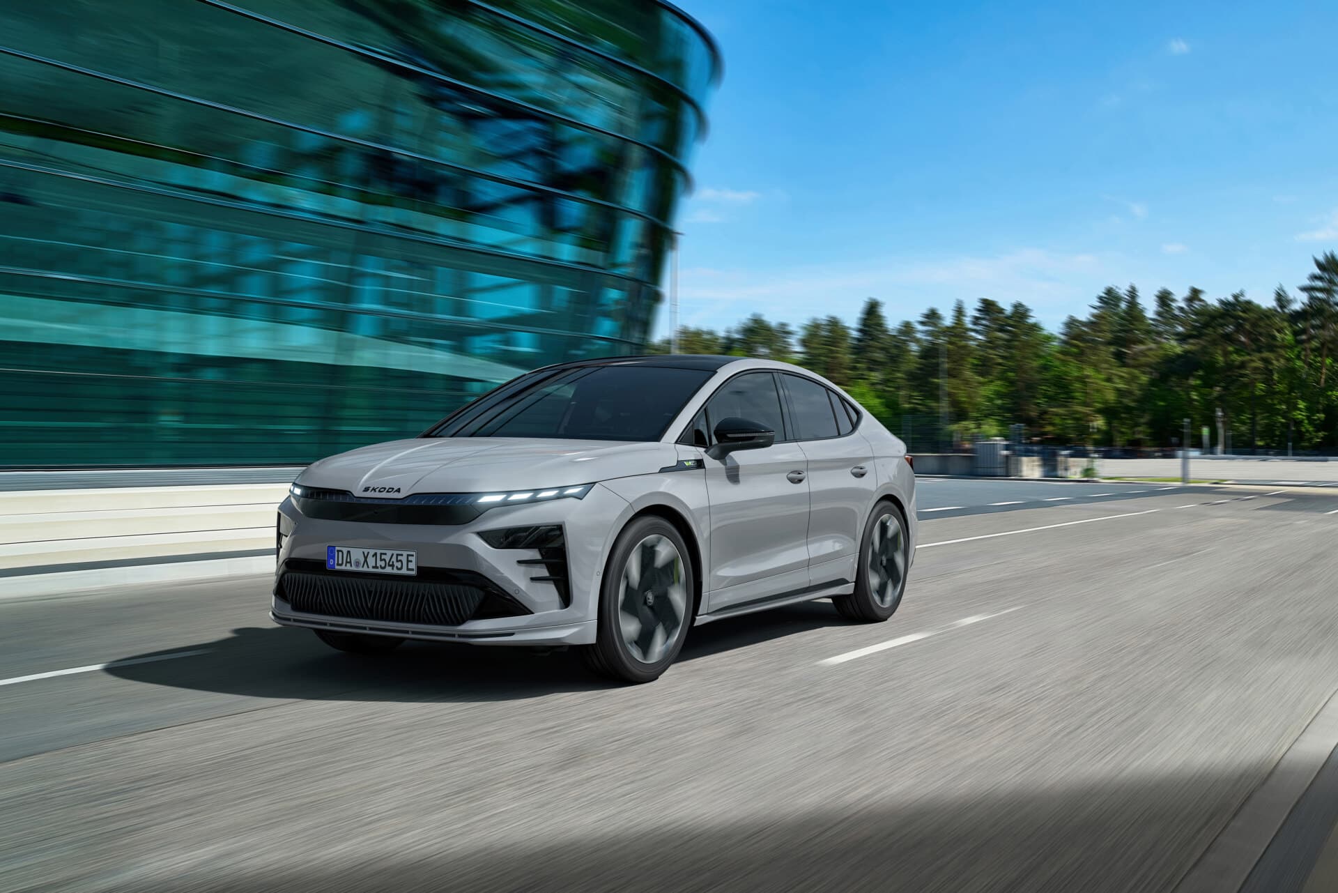 Οι σπορ εκδόσεις RS ολοκληρώνουν την οικογένεια Skoda Enyaq