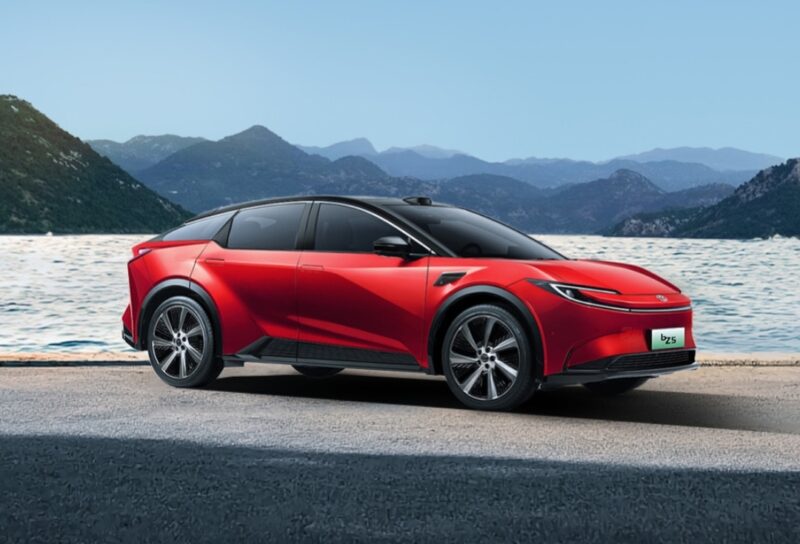 Το νέο Toyota bZ5 κοστίζει όσο ένα Yaris αλλά έχει τεχνολογία του μέλλοντος!
