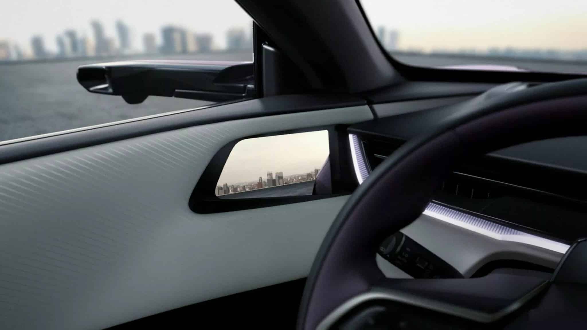 Το Mazda EZ-60 «κλέβει» τη λάμψη από το Tesla Model Y!