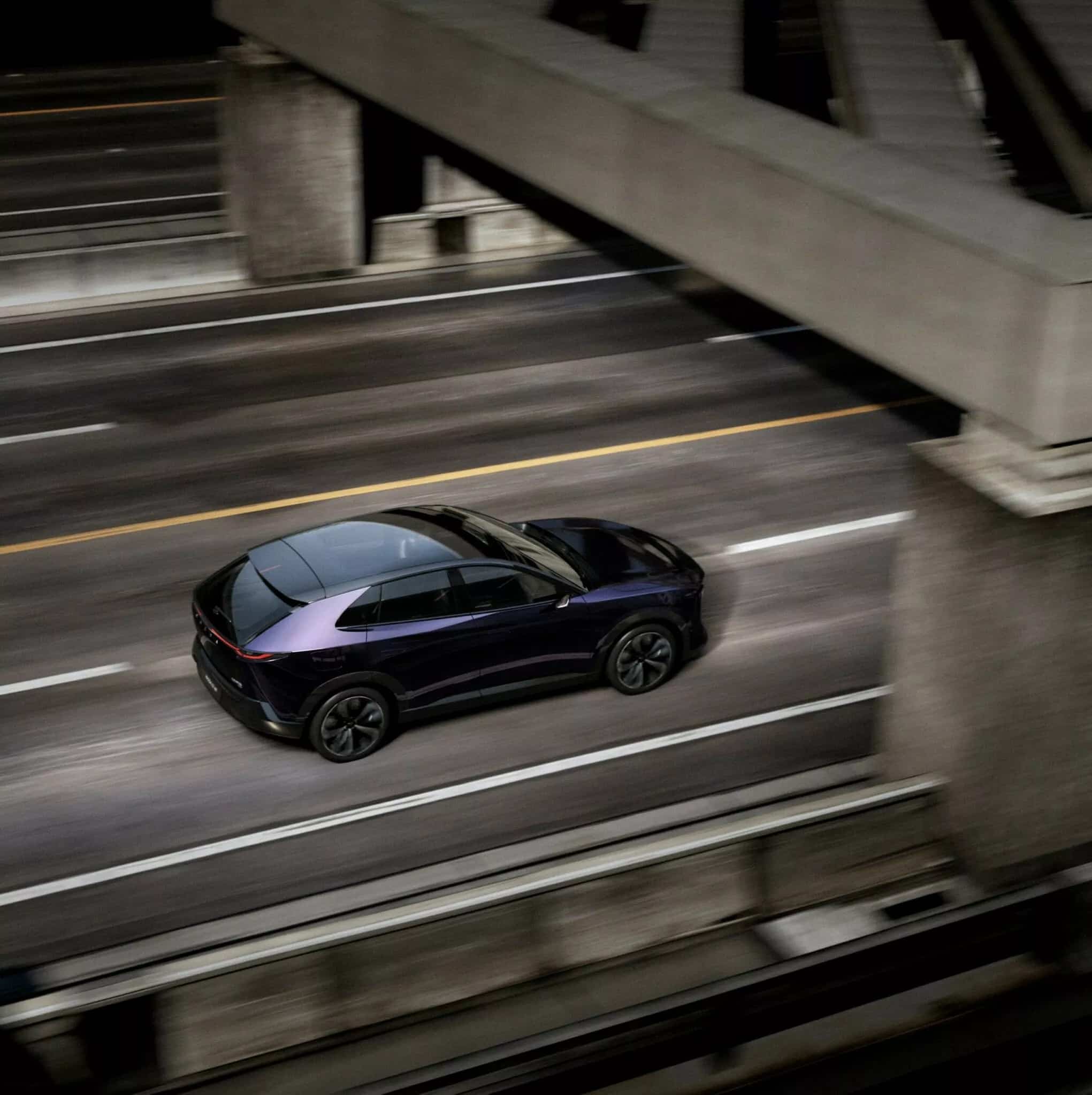 Το Mazda EZ-60 «κλέβει» τη λάμψη από το Tesla Model Y!