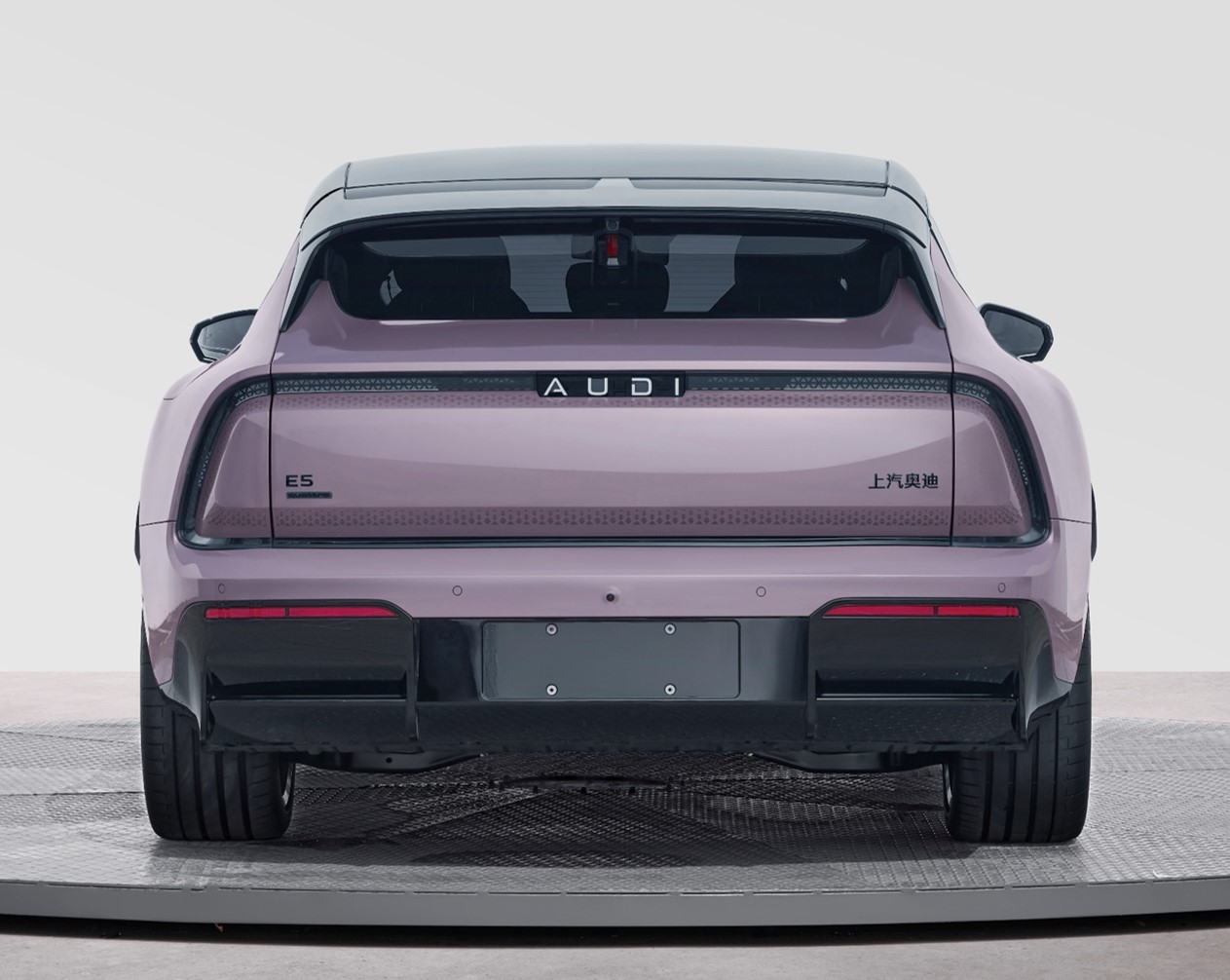 Το νέο AUDI με 787 PS «έσκασε μύτη» στη Κίνα! 