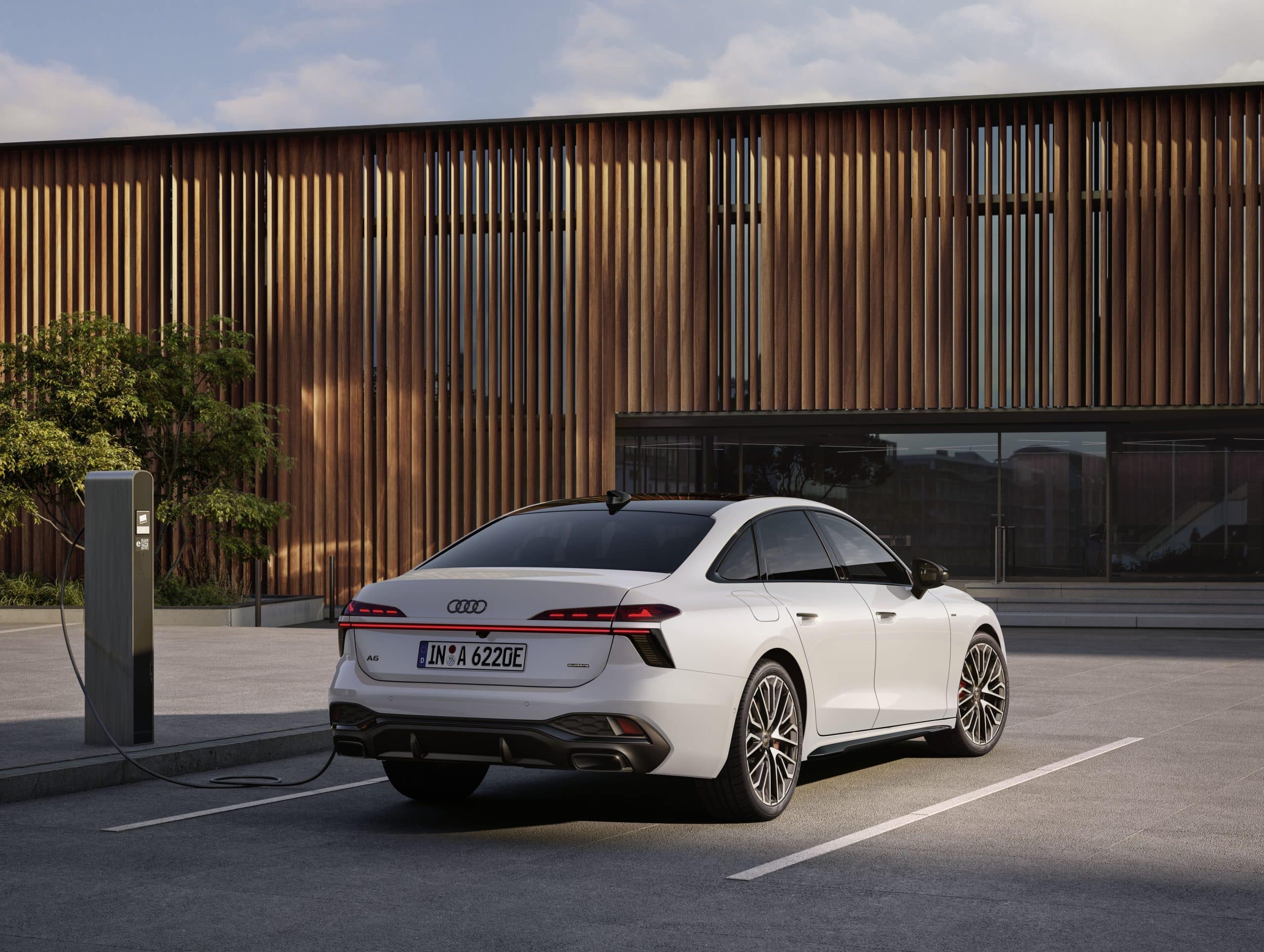 Νέα Audi Α6 e-hybrid: Η σπορ πολυτέλεια συναντά την ηλεκτρική τεχνολογία