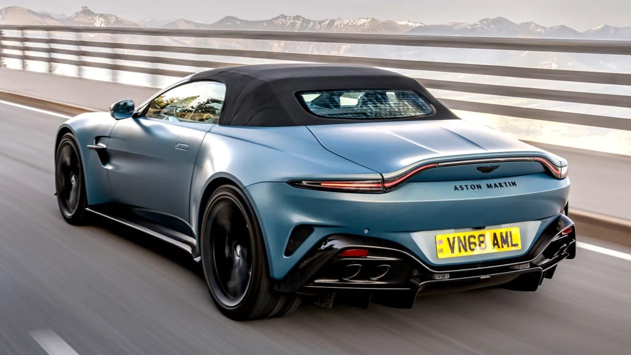 Η ανοιχτή βόμβα της Aston Martin σαρώνει ό,τι κινείται, ακόμα και την 911 Turbo!