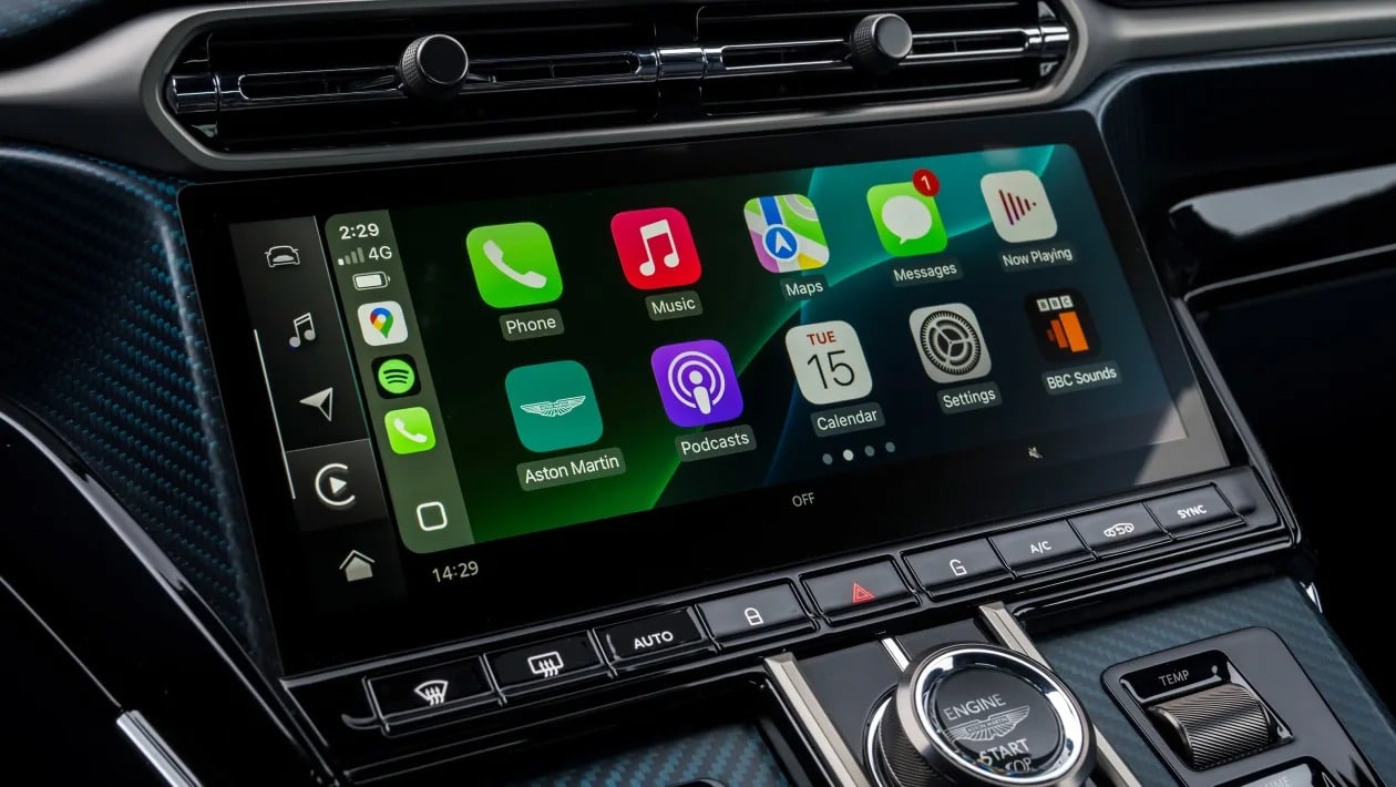 Η ανοιχτή βόμβα της Aston Martin σαρώνει ό,τι κινείται, ακόμα και την 911 Turbo!