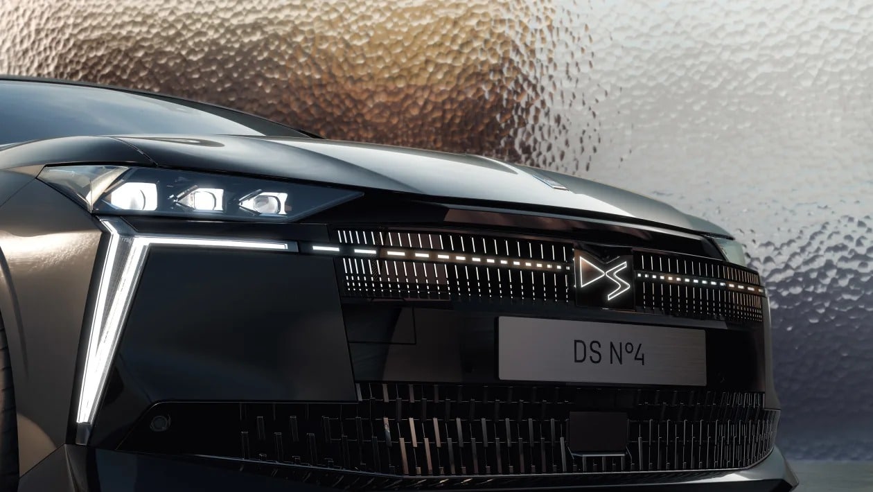 Το Νέο DS No4 έρχεται για να απειλήσει το VW Golf με ηλεκτρική έκδοση και φουλ τεχνολογία!