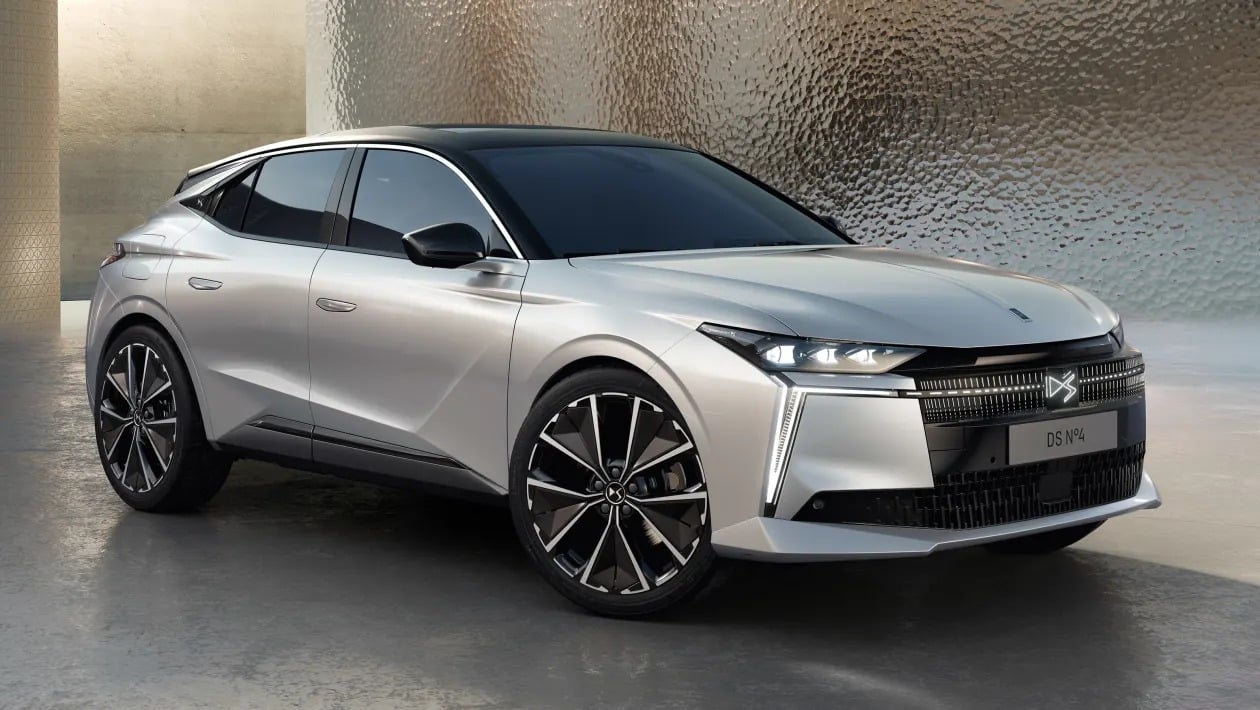 Το Νέο DS No4 έρχεται για να απειλήσει το VW Golf με ηλεκτρική έκδοση και φουλ τεχνολογία!
