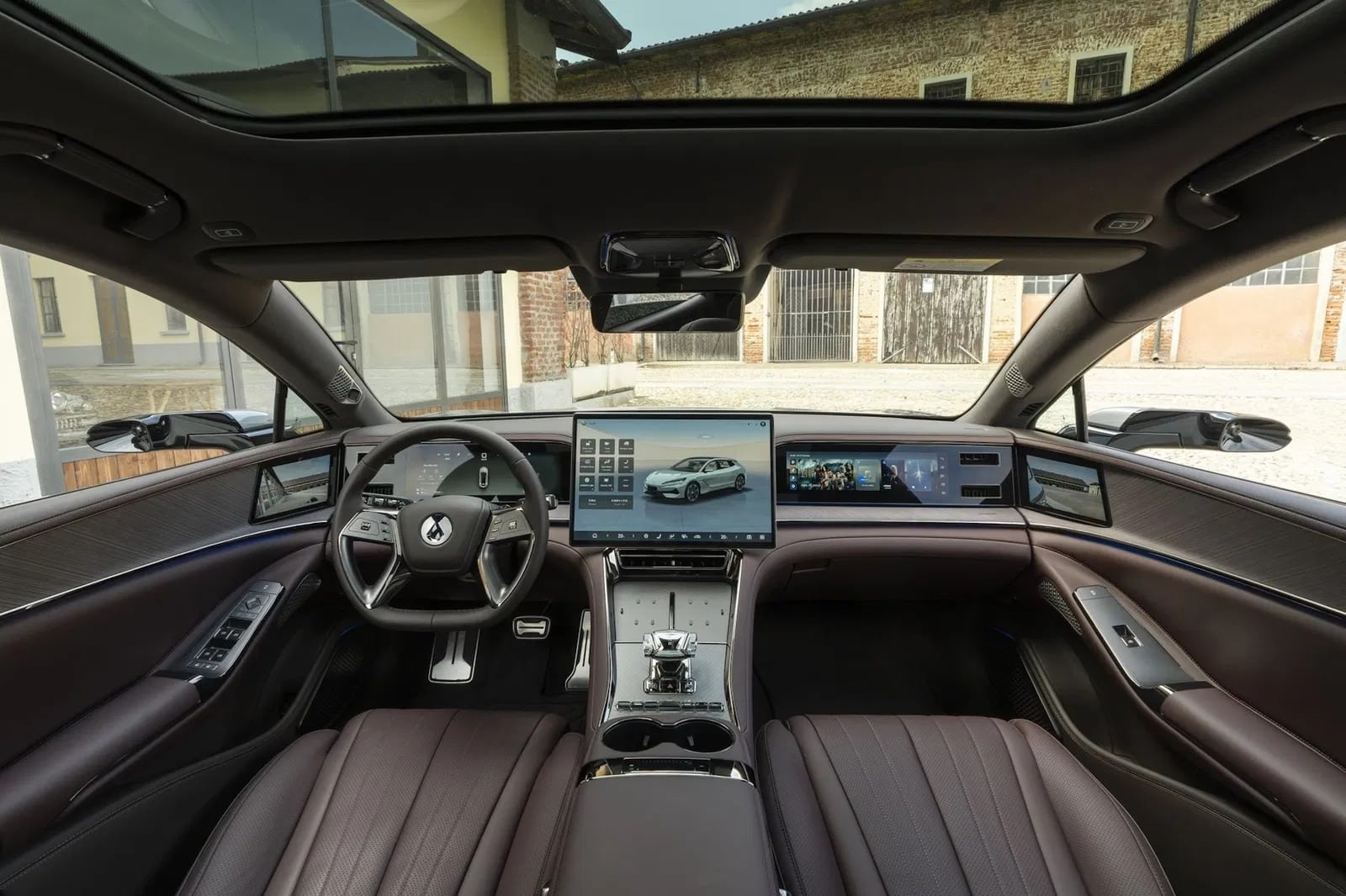 Με 965 ίππους και τετρακίνηση, αυτό το κινέζικο «όπλο» ξεπερνά την Porsche Taycan!