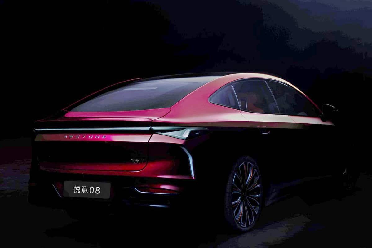 Νέο υβριδικό ή ηλεκτρικό Sedan με τεχνολογία αιχμής από την FAW