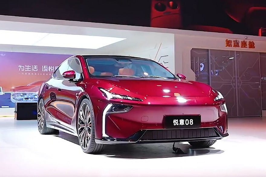 Νέο υβριδικό ή ηλεκτρικό Sedan με τεχνολογία αιχμής από την FAW