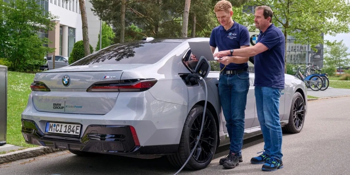 BMW: Μπαταρίες στερεάς κατάστασης στο i7 αλλάζουν τα πάντα!