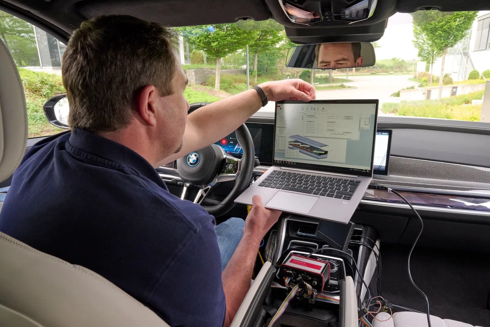 BMW: Μπαταρίες στερεάς κατάστασης στο i7 αλλάζουν τα πάντα!