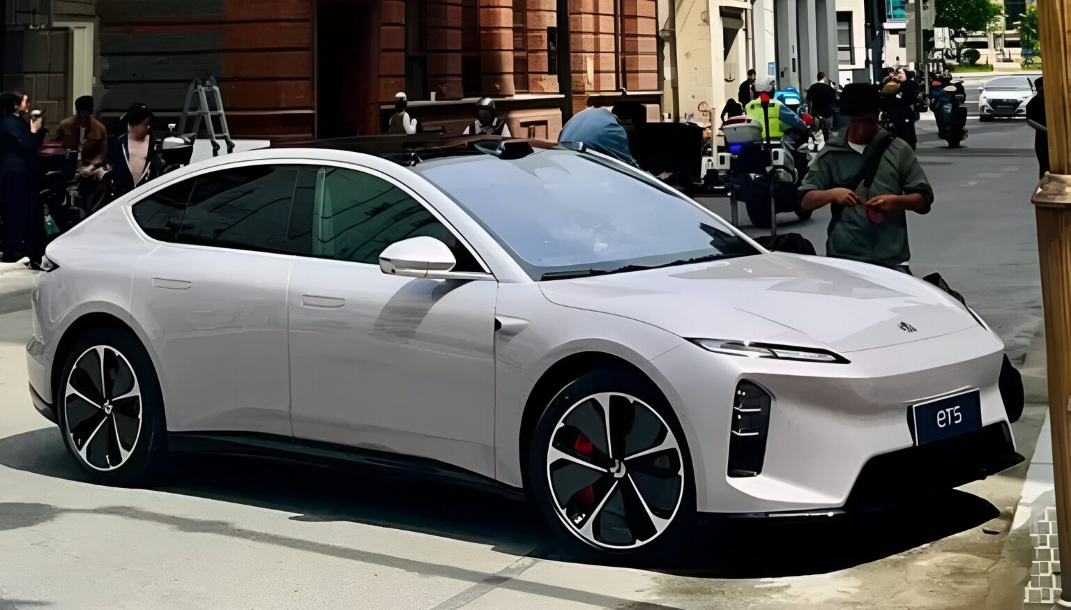 Nio ET5 Champion Edition - Το ηλεκτρικό σεντάν που ανατρέπει τα δεδομένα