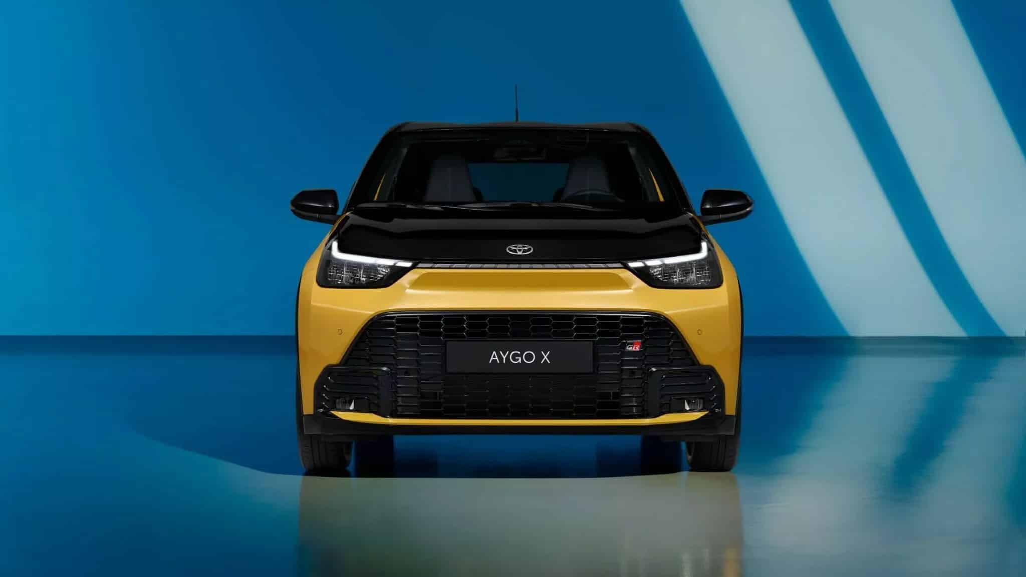 Το Aygo X επέστρεψε και είναι πιο «καυτό» από ποτέ – Υβριδικό, σπορ και… GR!