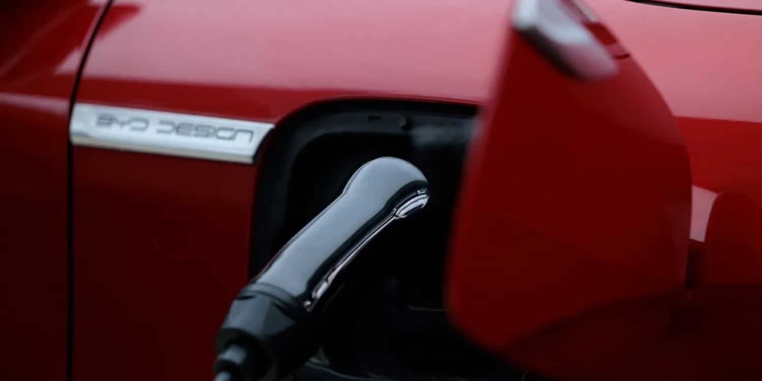 Φορτίστε το EV σας σε 5' - Το «φλας» δίκτυο της BYD κατευθύνεται στην Ευρώπη