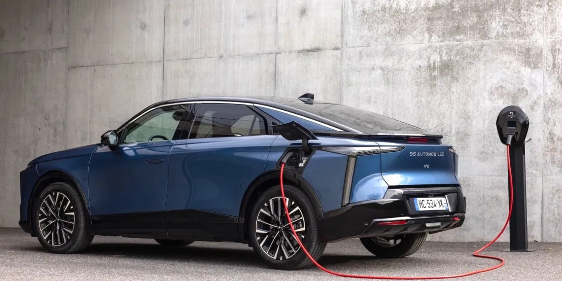 DS N°8: Τώρα και τετρακίνητη με 350 ίππους!