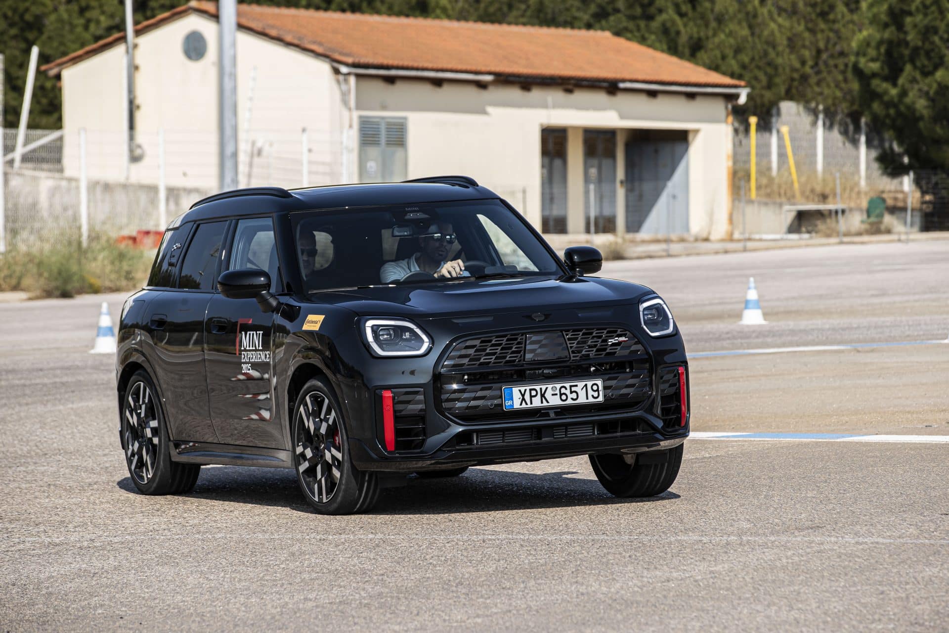 Η νέα οικογένεια μοντέλων MINI John Cooper Works