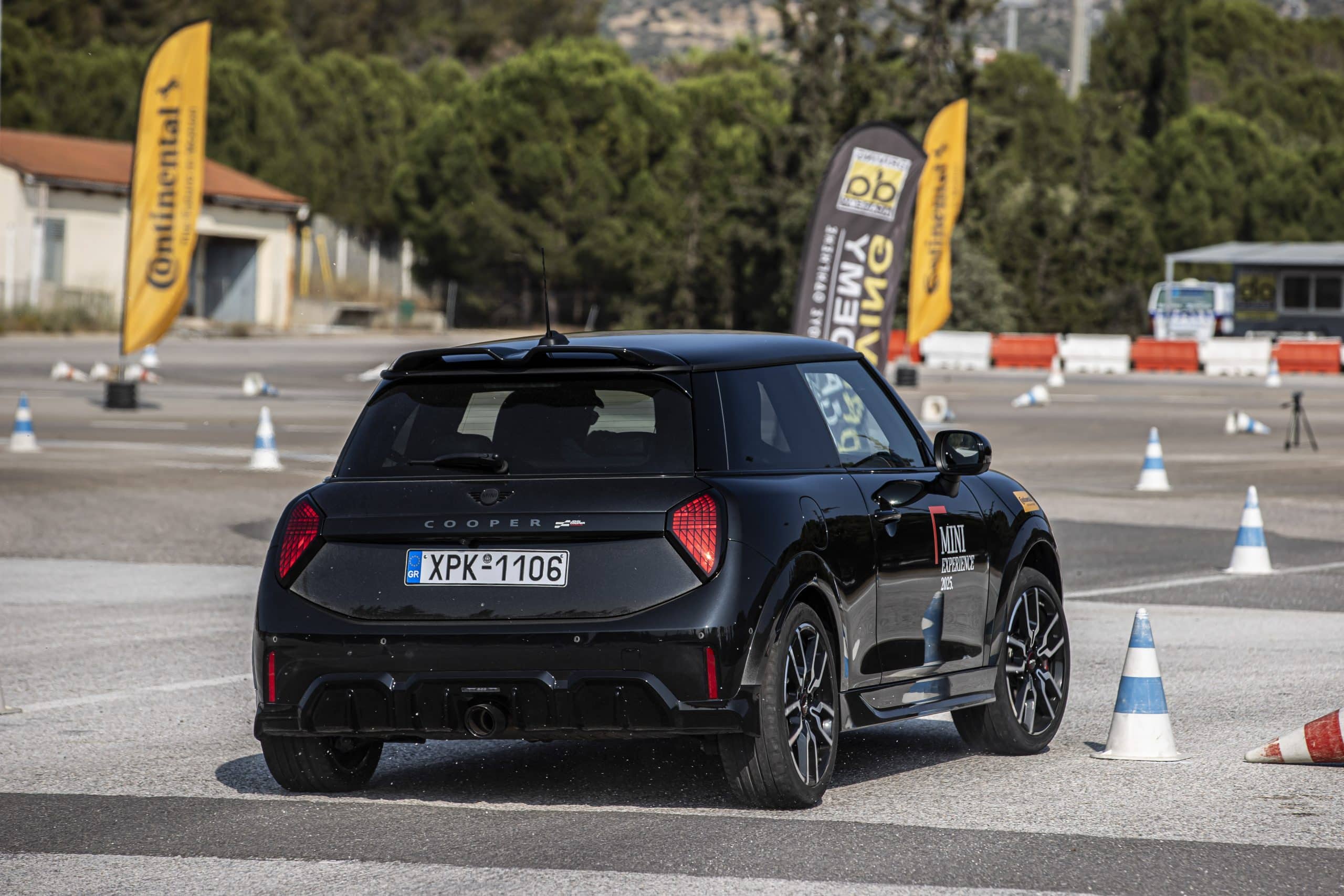 Η νέα οικογένεια μοντέλων MINI John Cooper Works