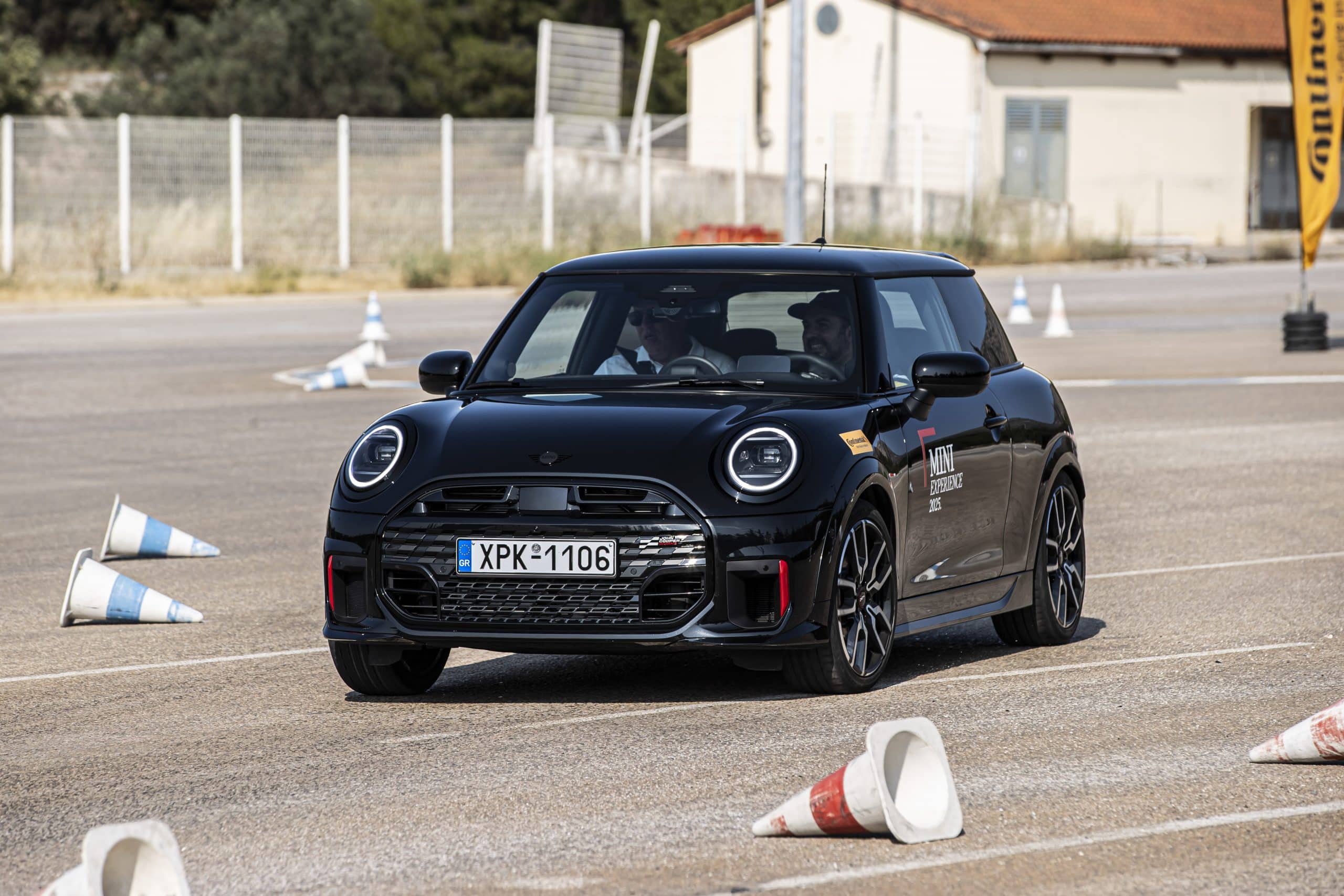 Η νέα οικογένεια μοντέλων MINI John Cooper Works