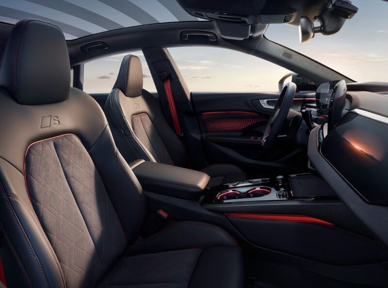 Ντεμπούτο στη Κίνα για το νέο Audi A5L Sportback με τεχνολογία Huawei