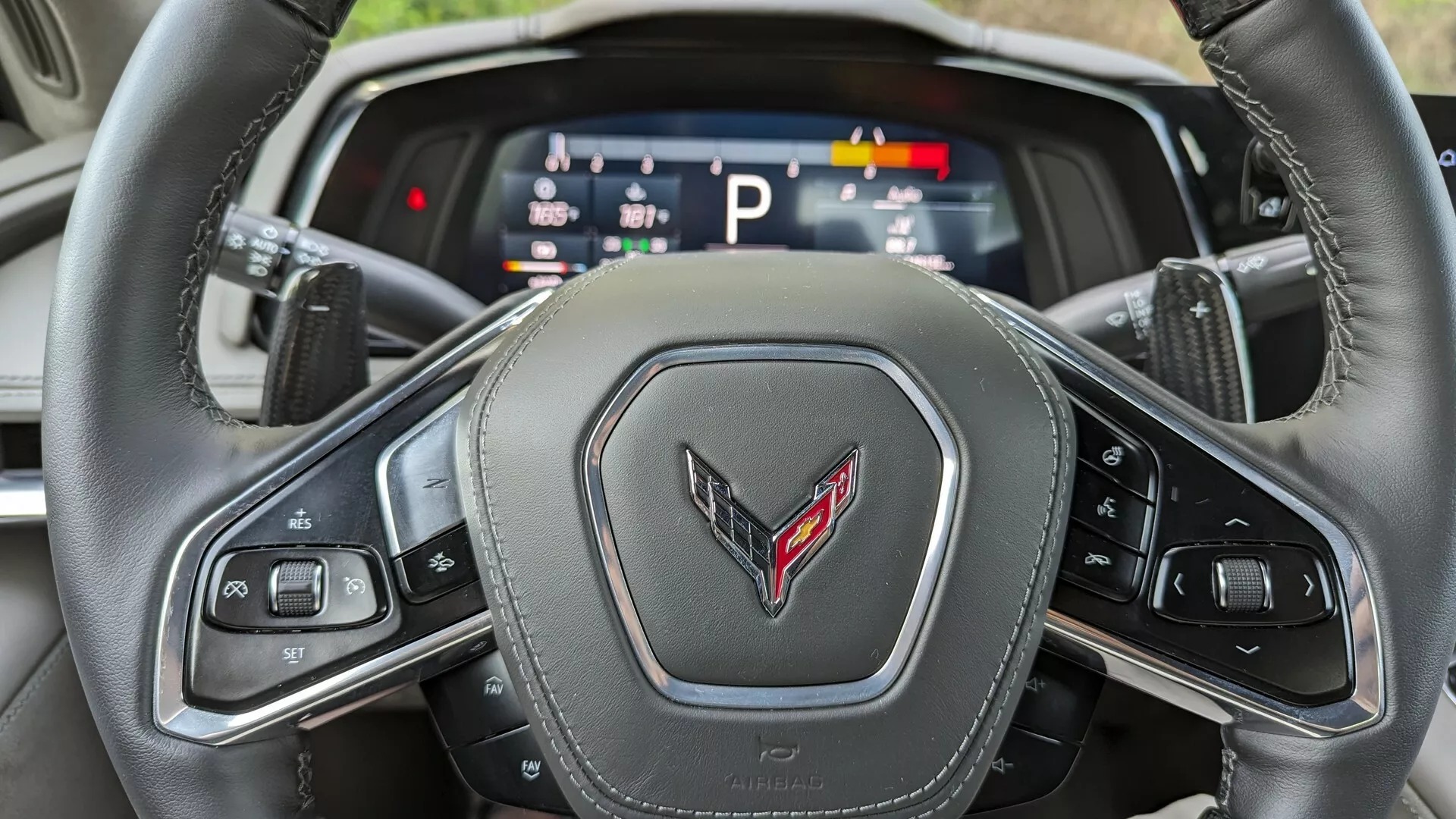 Η Corvette E-Ray φτάνει στην Ευρώπη: Ένα υβριδικό θαύμα με υψηλό τίμημα