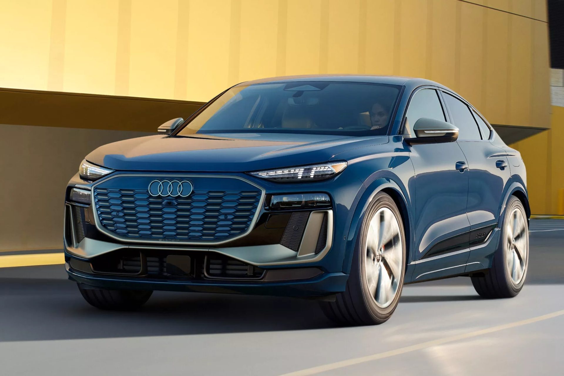 Audi Q6 και SQ6 Sportback e-tron: Ηλεκτρική πολυτέλεια με επιδόσεις