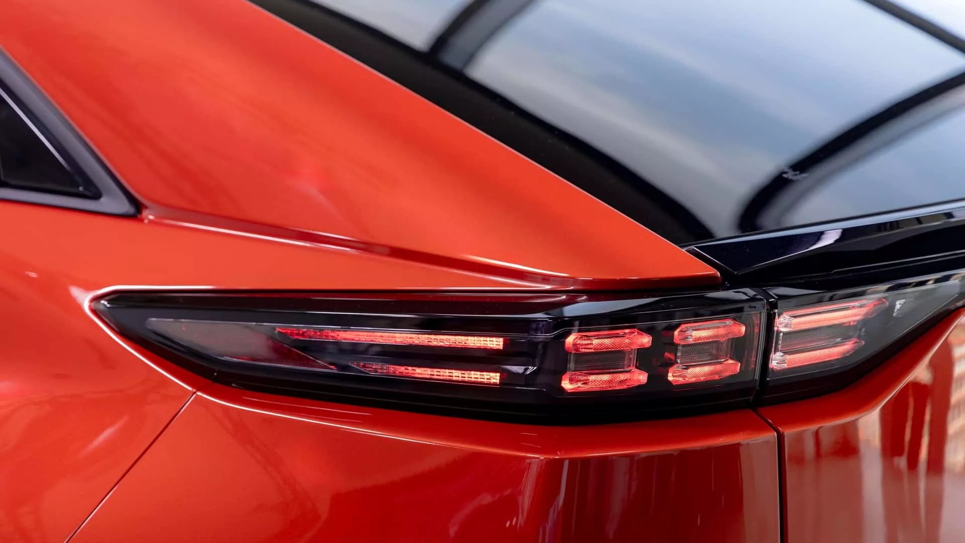 Το νέο Subaru Uncharted τα «σπάει» με αυτονομία 492 χλμ. και 338 ίππους