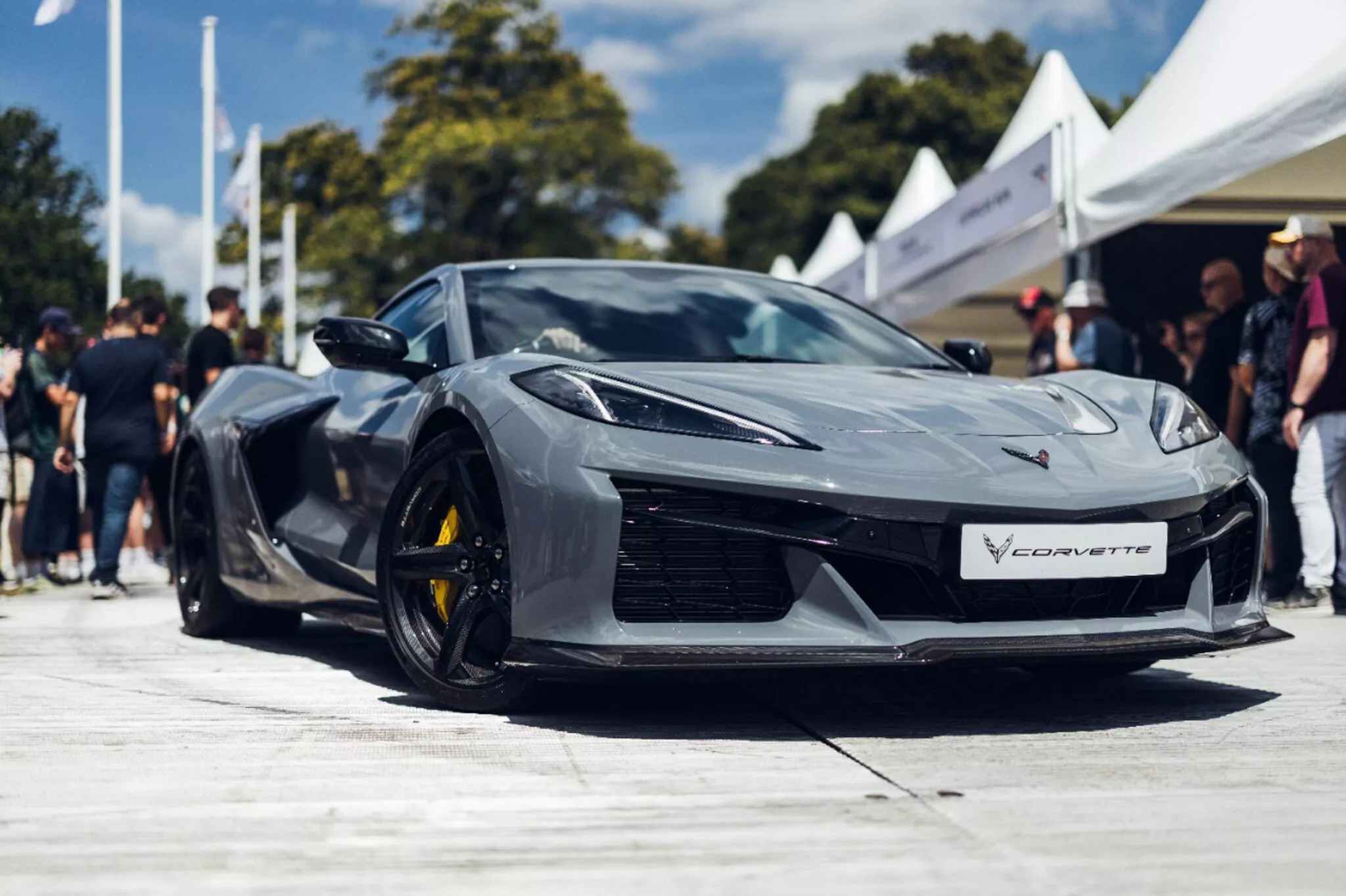 Η Corvette E-Ray φτάνει στην Ευρώπη: Ένα υβριδικό θαύμα με υψηλό τίμημα