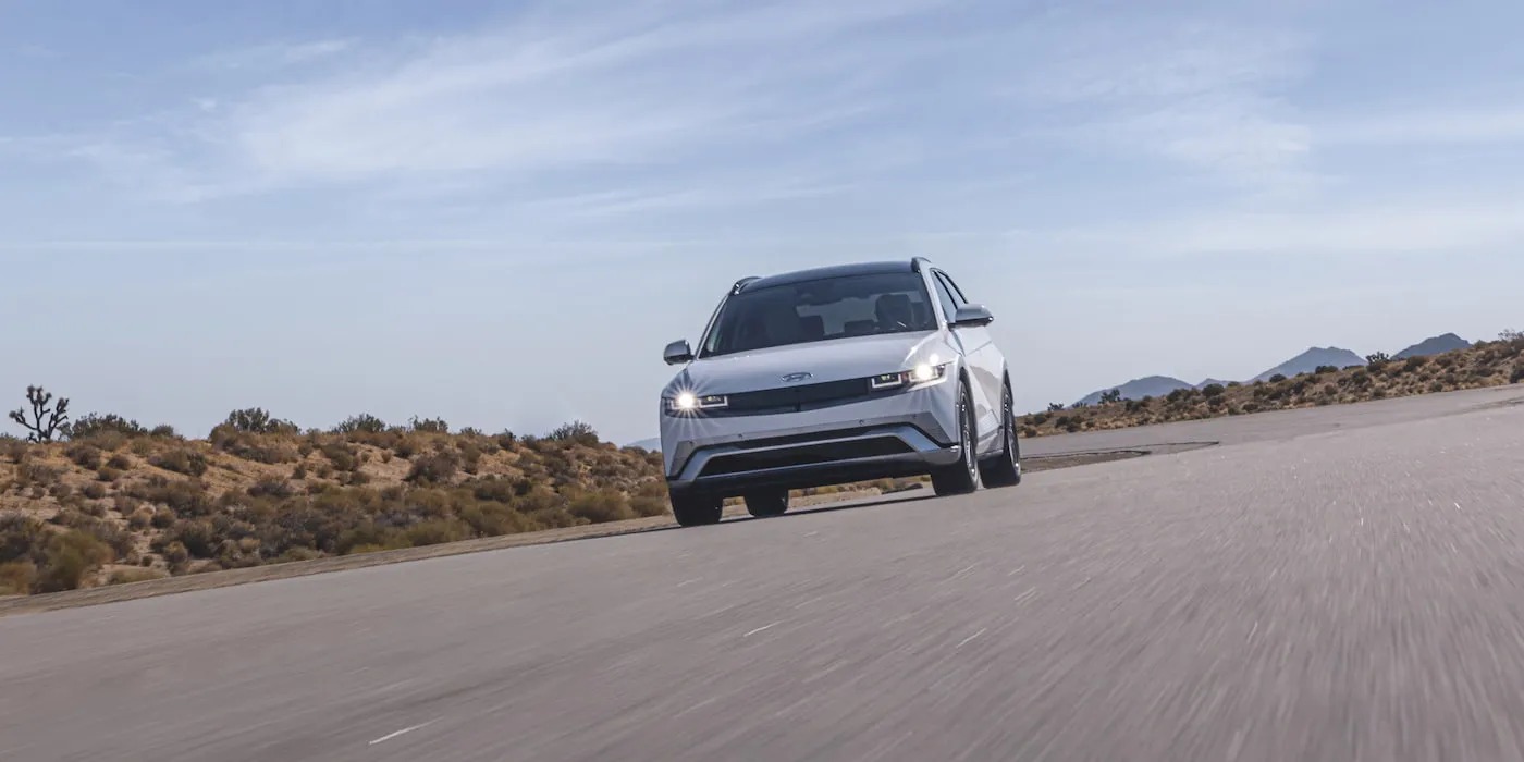 «Ψήνεται» το Hyundai IONIQ 2: Ηλεκτρική «βόμβα» κάτω από τα 30.000€