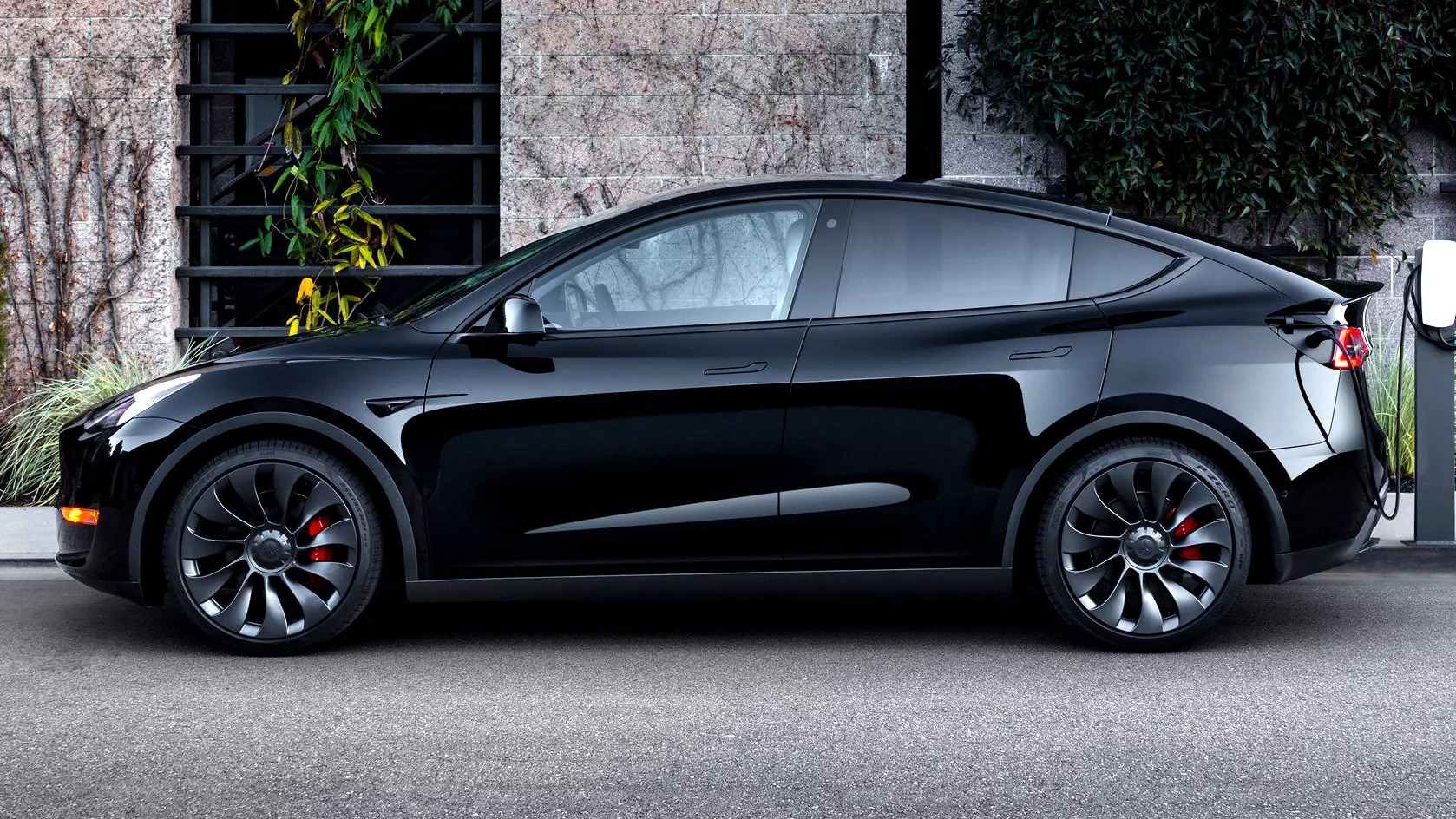 Το Toyota RAV4 εκθρόνισε τον βασιλιά των EVs ως το αυτοκίνητο με τις καλύτερες πωλήσεις στον κόσμο