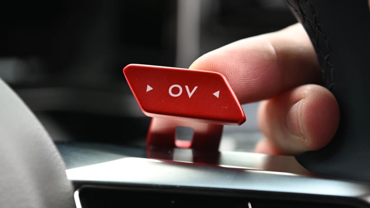 Renault 5 E-Tech vs Alpine A290: Εμφύλιος πόλεμος