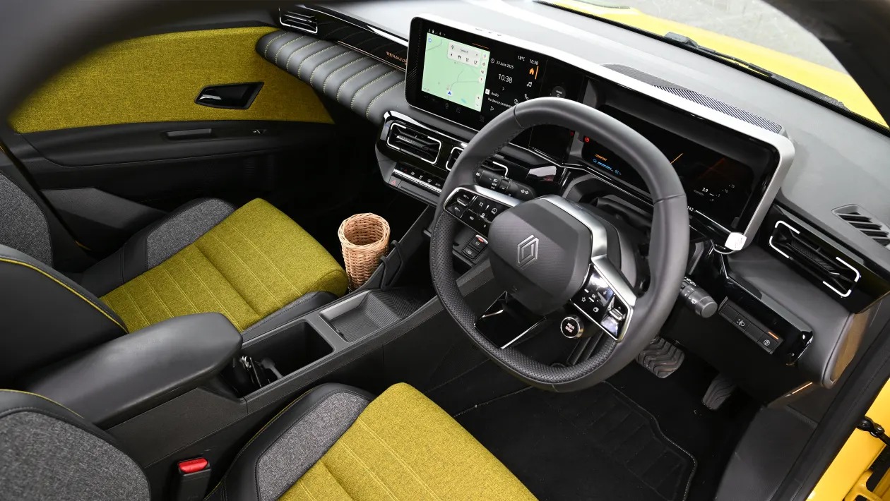 Renault 5 E-Tech vs Alpine A290: Εμφύλιος πόλεμος