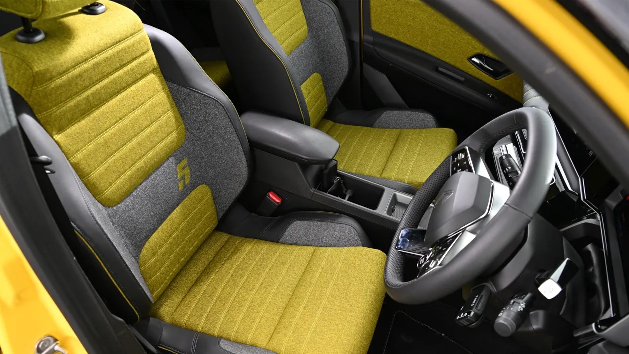 Renault 5 E-Tech vs Alpine A290: Εμφύλιος πόλεμος