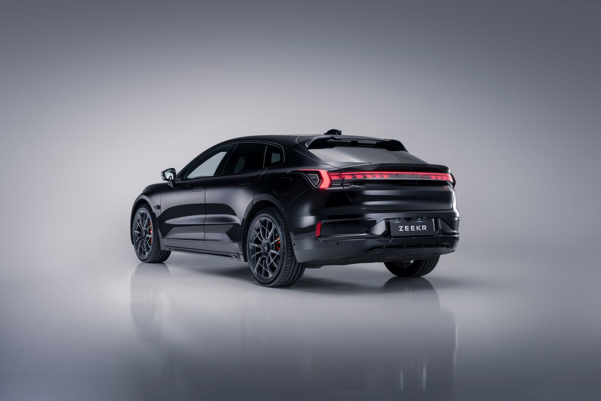 Το Zeekr 001 Sport Edition με 544 PS ήρθε στην Ευρώπη